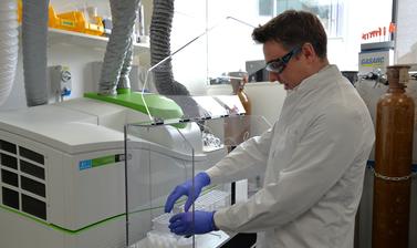 Phil Holdship with the PerkinElmer NexION 350D Quadropole ICP-MS