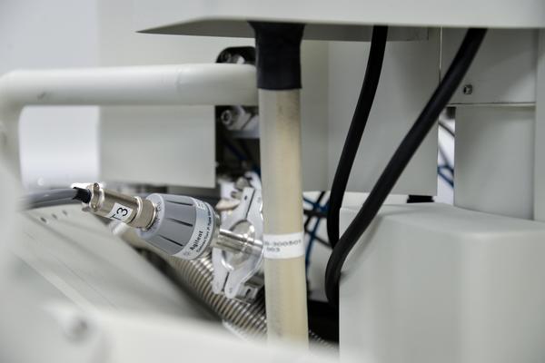 The image is focused on the Agilent ConvecTorr P-Type Vacuum of the CAMECA SX-5 FE in the E-Beam Suite of the Earth Science Department.