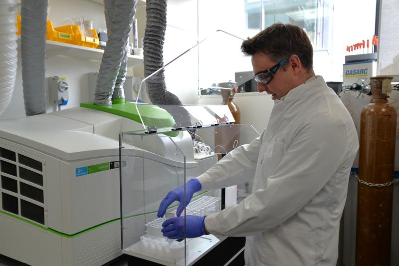 Phil Holdship with the PerkinElmer NexION 350D Quadropole ICP-MS