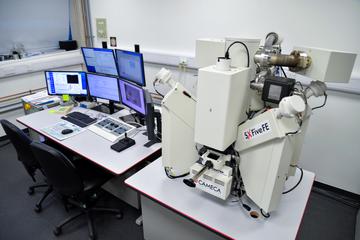 Image shows the entire CAMECA SX-5 FE system in the E-Beam Suite in the Earth Sciences Department