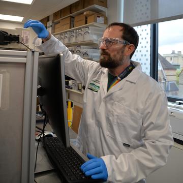 Darren Hillegonds in the Lab